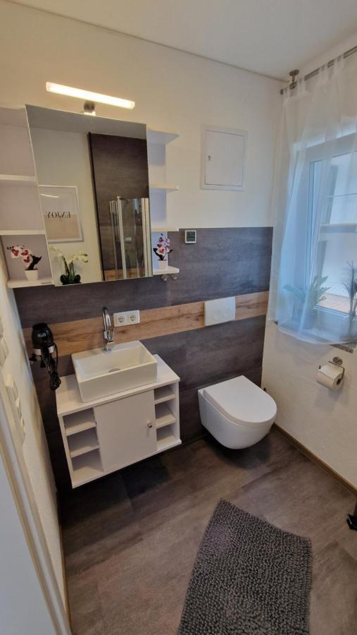 Appartment-Ferienwohnung Mit Kueche, Bad, Kostenlos Wlan, Modern Eingerichtet 로딩 외부 사진