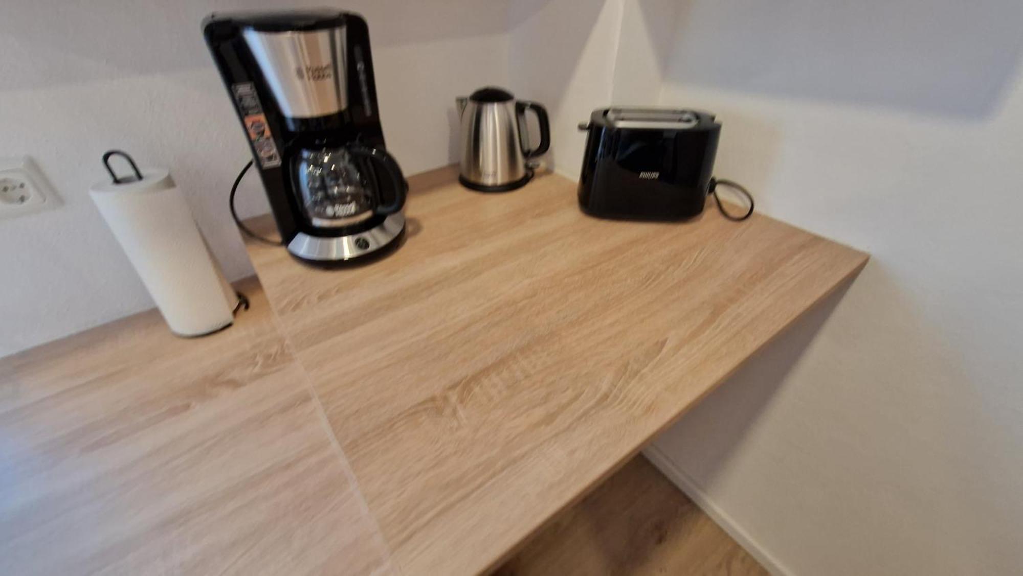 Appartment-Ferienwohnung Mit Kueche, Bad, Kostenlos Wlan, Modern Eingerichtet 로딩 객실 사진