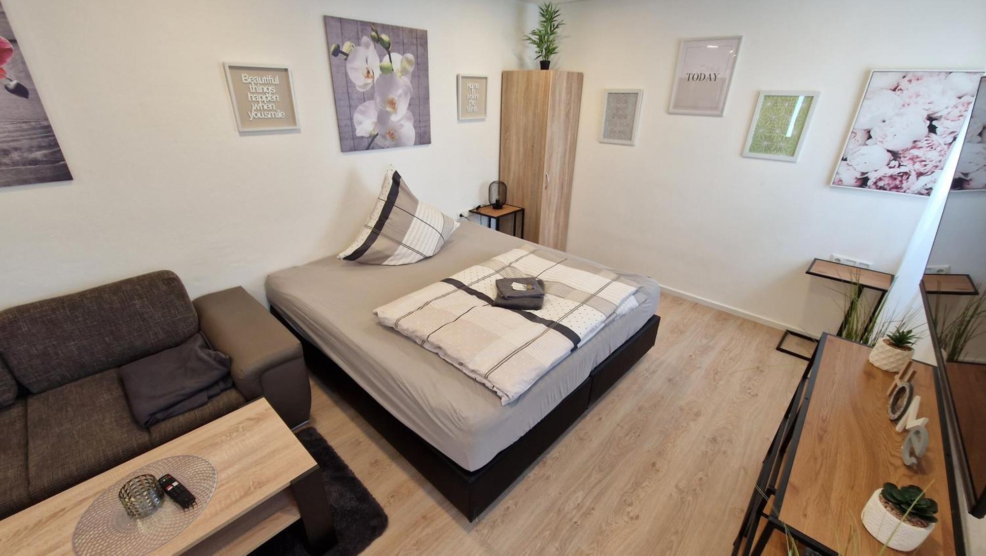 Appartment-Ferienwohnung Mit Kueche, Bad, Kostenlos Wlan, Modern Eingerichtet 로딩 객실 사진