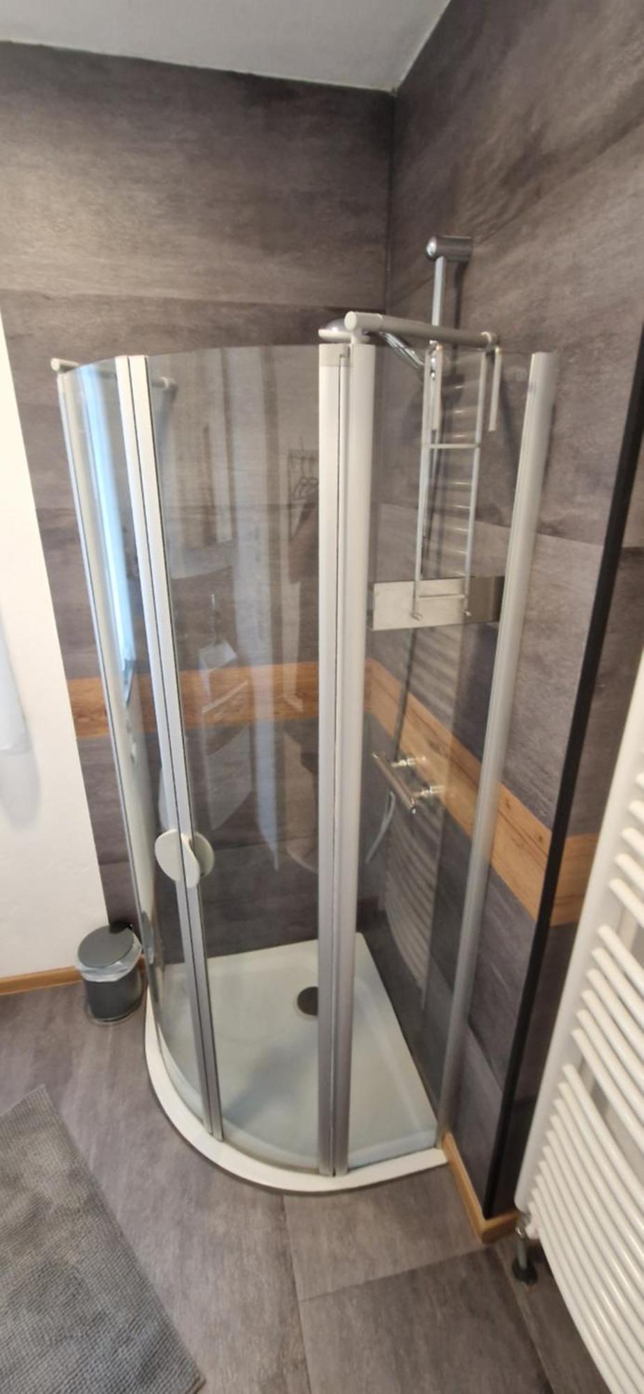 Appartment-Ferienwohnung Mit Kueche, Bad, Kostenlos Wlan, Modern Eingerichtet 로딩 외부 사진